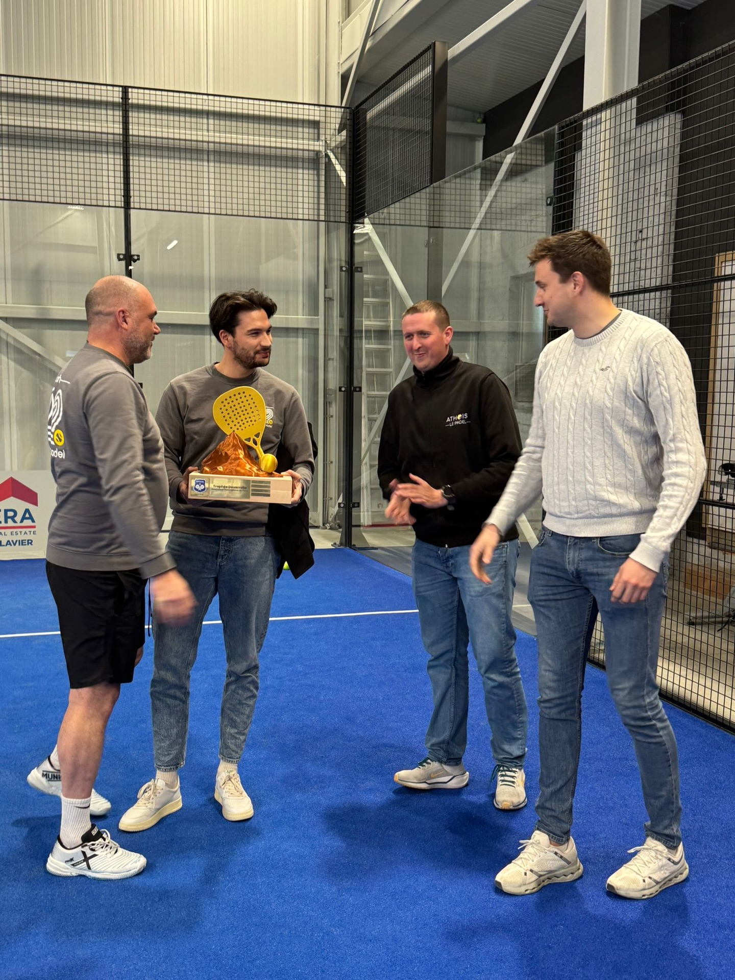 Transmission du trophée Desarrollo entre Athois le Padel et Squash22