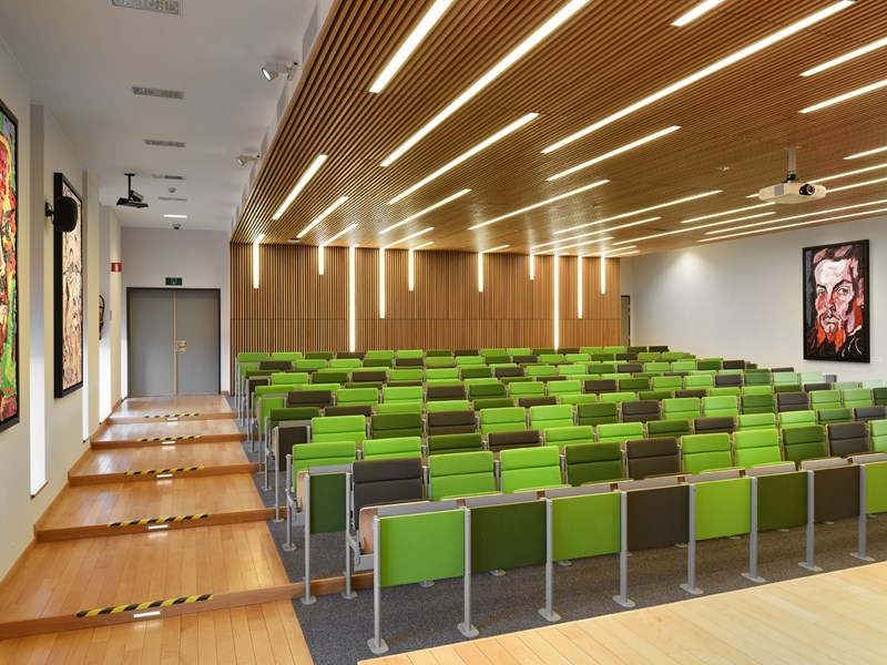 GrandAuditoireHôpitalCivilMarieCurie